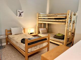 2 Bedroom Apt with Loft and Amazing Amenities - 6