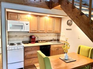 2 Bedroom Apt with Loft and Amazing Amenities - 1