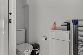 Riverside Modern Abobe with 2 Aircons and Parking - 1