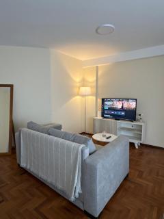 Av Poeta Lugones - Nueva Córdoba - 5