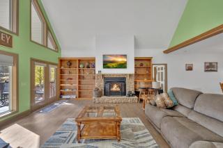 Whiskey Cove Lakefront 2 Fireplaces 2 FirePits - 8