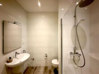 Sliema Unique 4 Bedroom Townhouse Off The Beach - 2