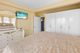 Oceanfront View • Balconies • Free Parking - 2