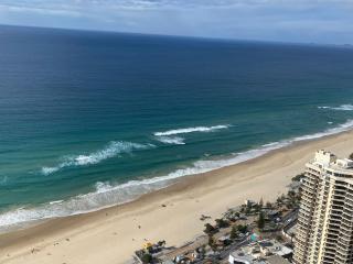 49th Floor Apartment with Ocean and Skyline Views sitting above the Hilton Hotel - 9