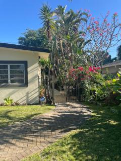 Tropical Classic Retro Florida, Private 2 bedroom Suite with Best Location - 9