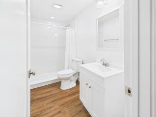 Gated Family Home with Chefs Kitchen - 7