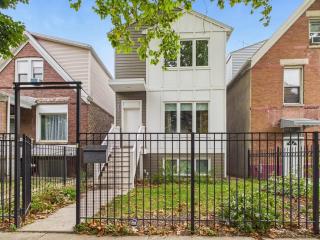 Gated Family Home with Chefs Kitchen - 6