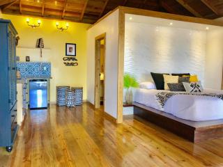 Turtle Beach Sanctuary, Utila - 1