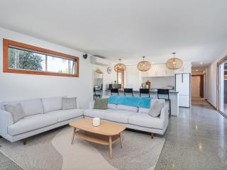 Summer Palms - Tairua Holiday Home - 3