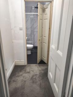 Victorian House with 4 Bedrooms 9 Beds 13 Guests 2 Bathrooms Parking - 3