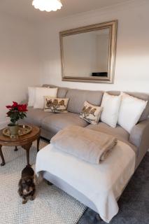 Charming Apartment with Prime Location - 7