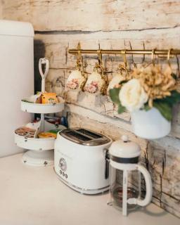 Victorian French Cottage - Hot Tub in Hocking Hills - 2