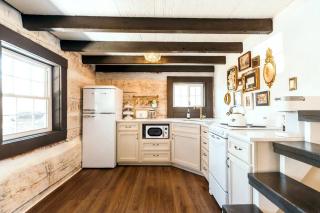 Victorian French Cottage - Hot Tub in Hocking Hills - 3