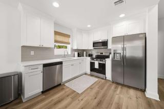 New Ace Cottage - King Bed - Loft - Sports Complex - 2