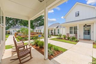 New Ace Cottage - King Bed - Loft - Sports Complex - 6