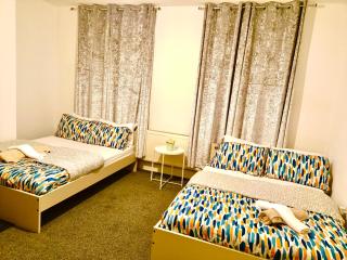 Cosy 4 Bedroom Liverpool Contractor & Family Stay - 2