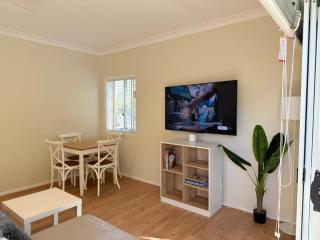 Two Bedroom Apartment - Heart of Cronulla - 6