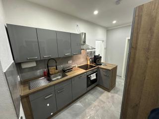 Stylish Home Theater Apartment 1 - 6