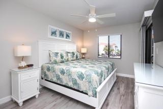 Serene 2BR Sanibel condo with beach views 4A2 - 7