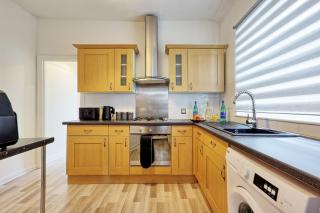 CLARK PROPERTY ESTATES - Spacious Home by the Sea - Long Stays Welcome Enq! - 7