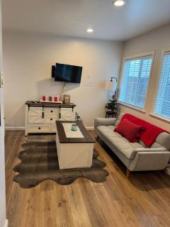 Private Cozy Retreat near Downtown Salinas! - 0