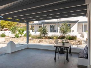 Paranthos Island Living - 4