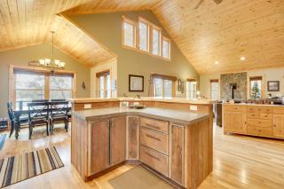 Benoit Lake Escape! Luxe Northwoods Cabin - 3