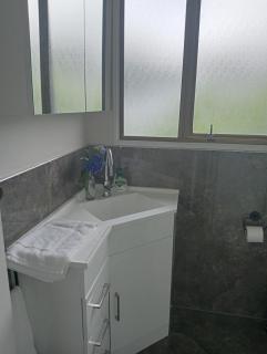 Modern, Light & Warm Central Warkworth - 3