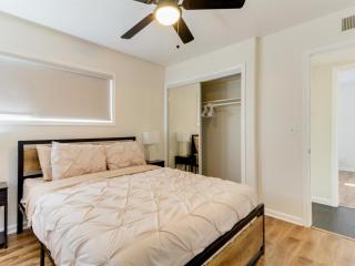 5 Bedroom Charmer in Granada Hills - 8