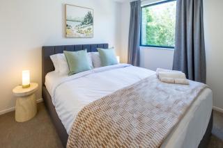 2 BR Home, Walk to City & Stadium - 4