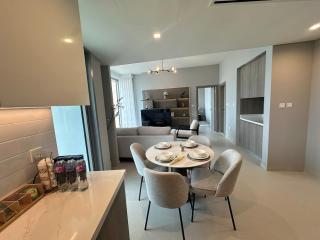 Royal suite at Liv marina views - 4