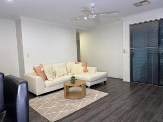 Modern Family Retreat in the Heart of Brabham - 7