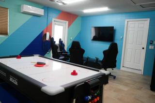 Casa De Olas - Waterfront Luxe Home - Heated Pool - Game Room - Boat Lift - Minutes to Beach - 8