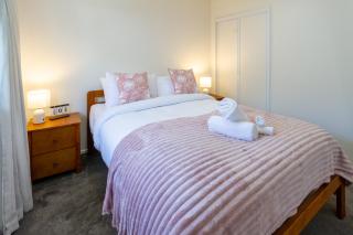 Halswell Quarry - Walk and Explore - 3 bed - 6