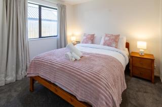 Halswell Quarry - Walk and Explore - 3 bed - 5