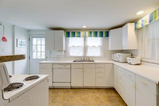 Steps to Rehoboth Beach Spacious Family Home! - 4