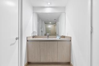 Luxury 22nd floor unit with ocean view - 8