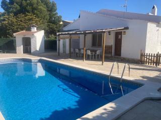 Casa con piscina y barbacoa - 7