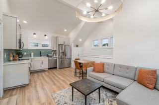 Modern 12 South Loft Walk to Shops Eats & Coffee - 0