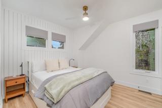 Modern 12 South Loft Walk to Shops Eats & Coffee - 8