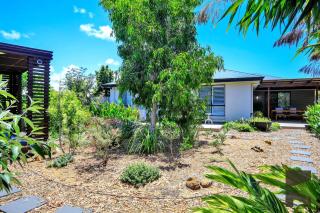 2 Settlement Court Bargara QLD 4670 - 4