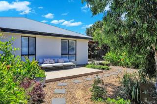2 Settlement Court Bargara QLD 4670 - 1