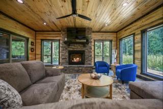 Private Luxury Cabin - Hot Tub - Fire Pit - Game Room - 9