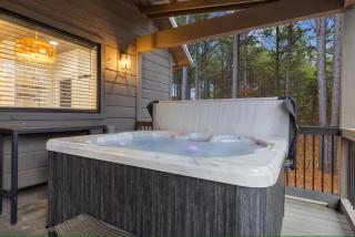 Deluxe Cabin - Sauna - Hot Tub - Juke Box - BBQ - 8