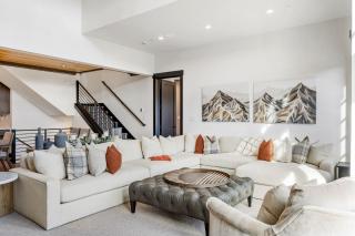 Big Sky Haven Hot Tub plus Fireplace plus Views - 4