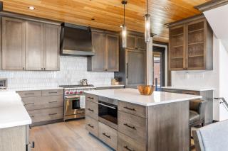 Big Sky Haven Hot Tub plus Fireplace plus Views - 3