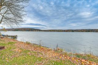 Ultimate Relaxation! Lake-View Cottage in Bradford - 8