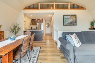 Ultimate Relaxation! Lake-View Cottage in Bradford - 1