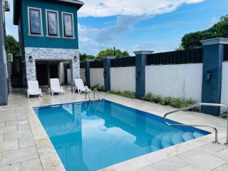 J&B Luxury Vacation Home - Kingston - 7