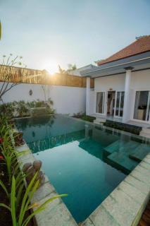 Deluxe room near seminyak beach - 9